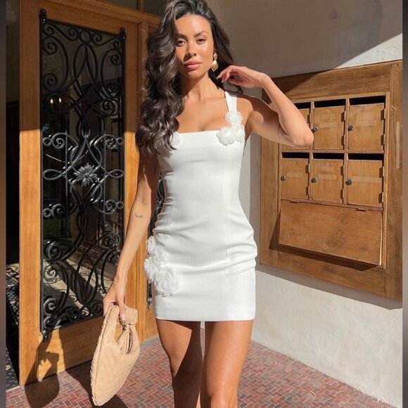 Elliatt Trompe Dress in ivory white mini flower wedding bridal bachelorette - Picture 2 of 13